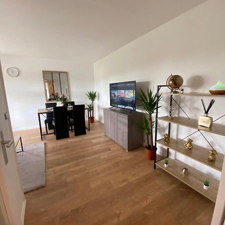 Appartement 59M2 Professionnel Ou Familial Saint Quentin En Yvelines Montigny-le-Bretonneux Zewnętrze zdjęcie